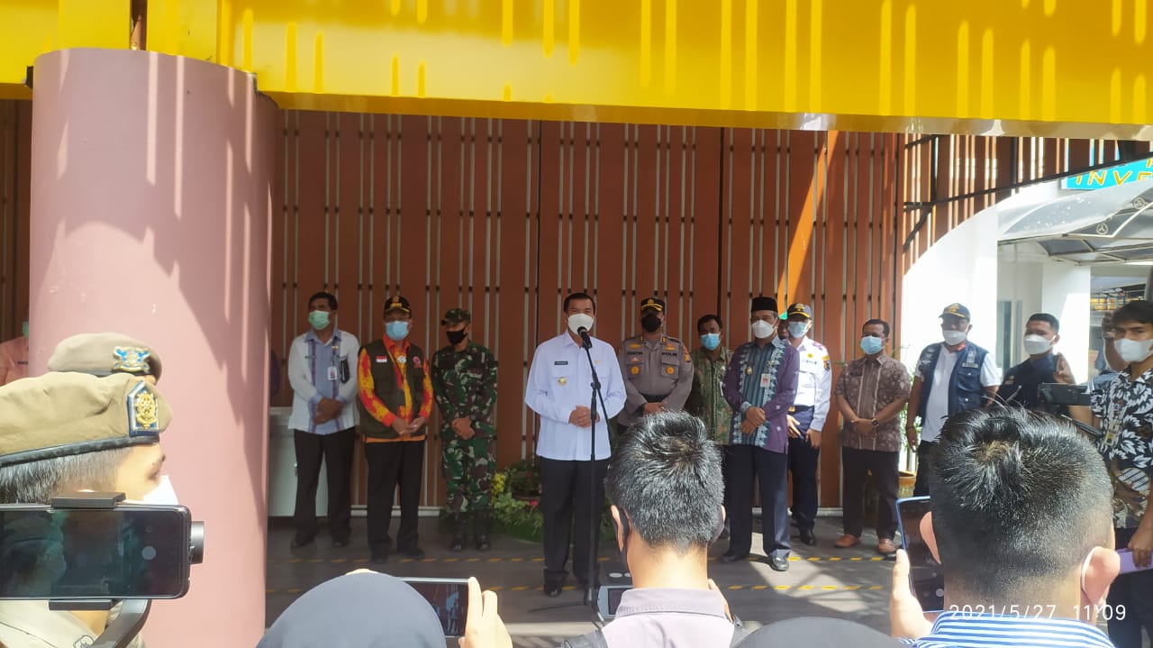 1635131821-Riautimes co id-FWalikota Pekanbaru saat beri sambutan sebelum meresmikan bus vaksinasi